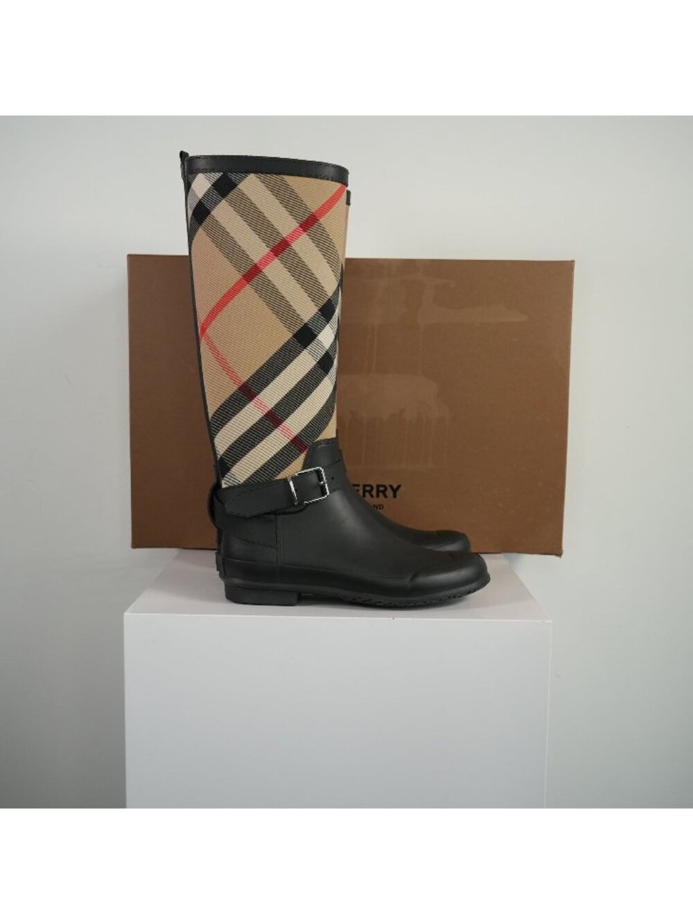 Burberry Simeon Vintage Check Rain Boots Size 37 With Box
